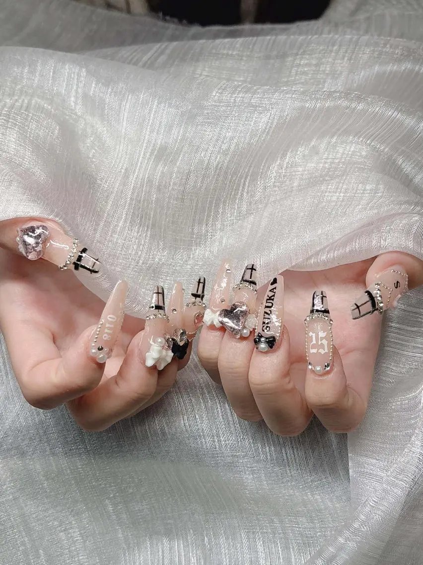 ネイル 長さ出し グラデーション 卒業式 キラキラネイル マグネットネイル ハンドネイル Lee Nailsのネイルデザイン