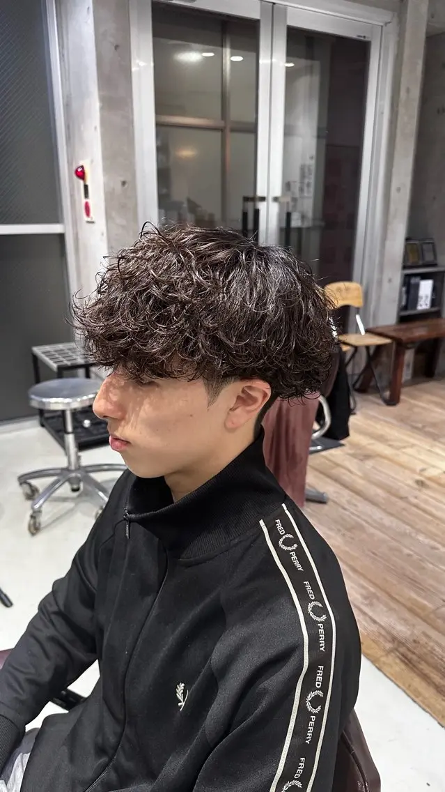 パーマ メンズ カット パーマ fifth原宿 宮部蓮のヘアスタイル