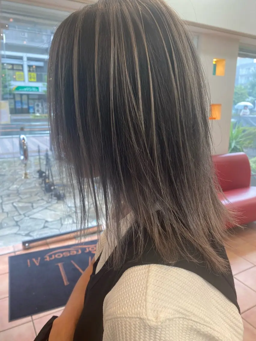 ミディアム レイヤーカット ヘアカラー カラー特化 横川　翔希のヘアスタイル