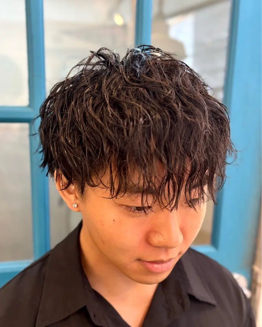 パーマ メンズ メンズパーマ 波巻きパーマ カット パーマ トリートメント ショート、韓国メンズ ヘアのかつらぎのヘアスタイル