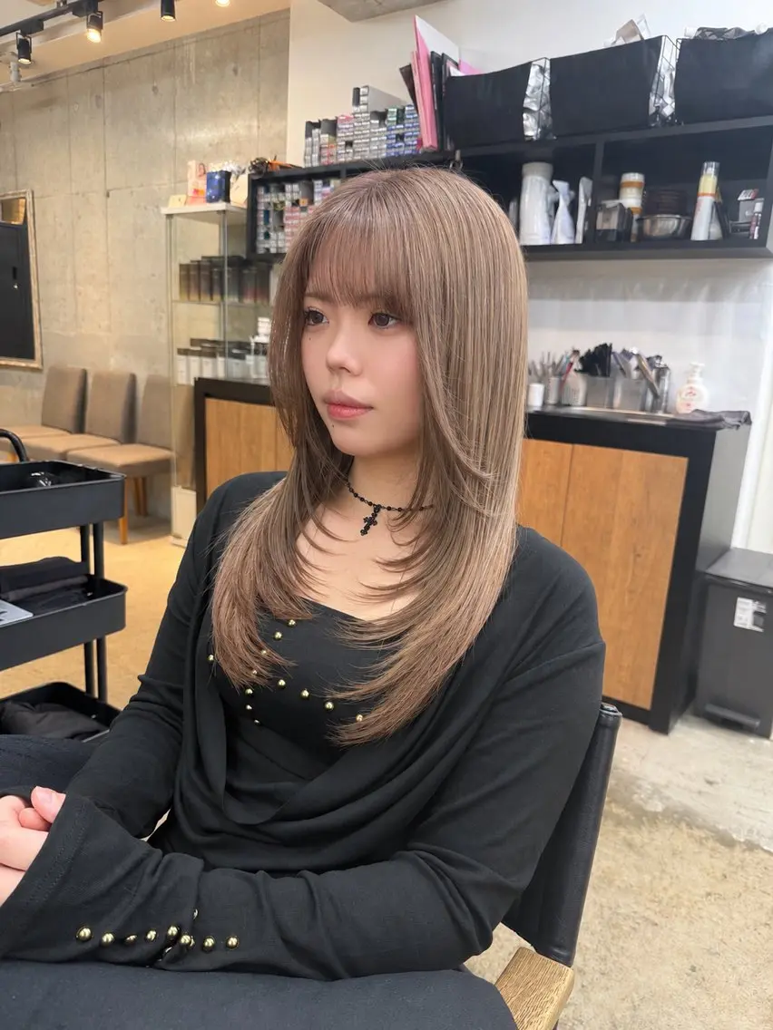 セミロング カラー 透明感カラー レイヤーカット カット ヘアカラー ミルクティー/韓国 レイヤー/RIKUのヘアスタイル