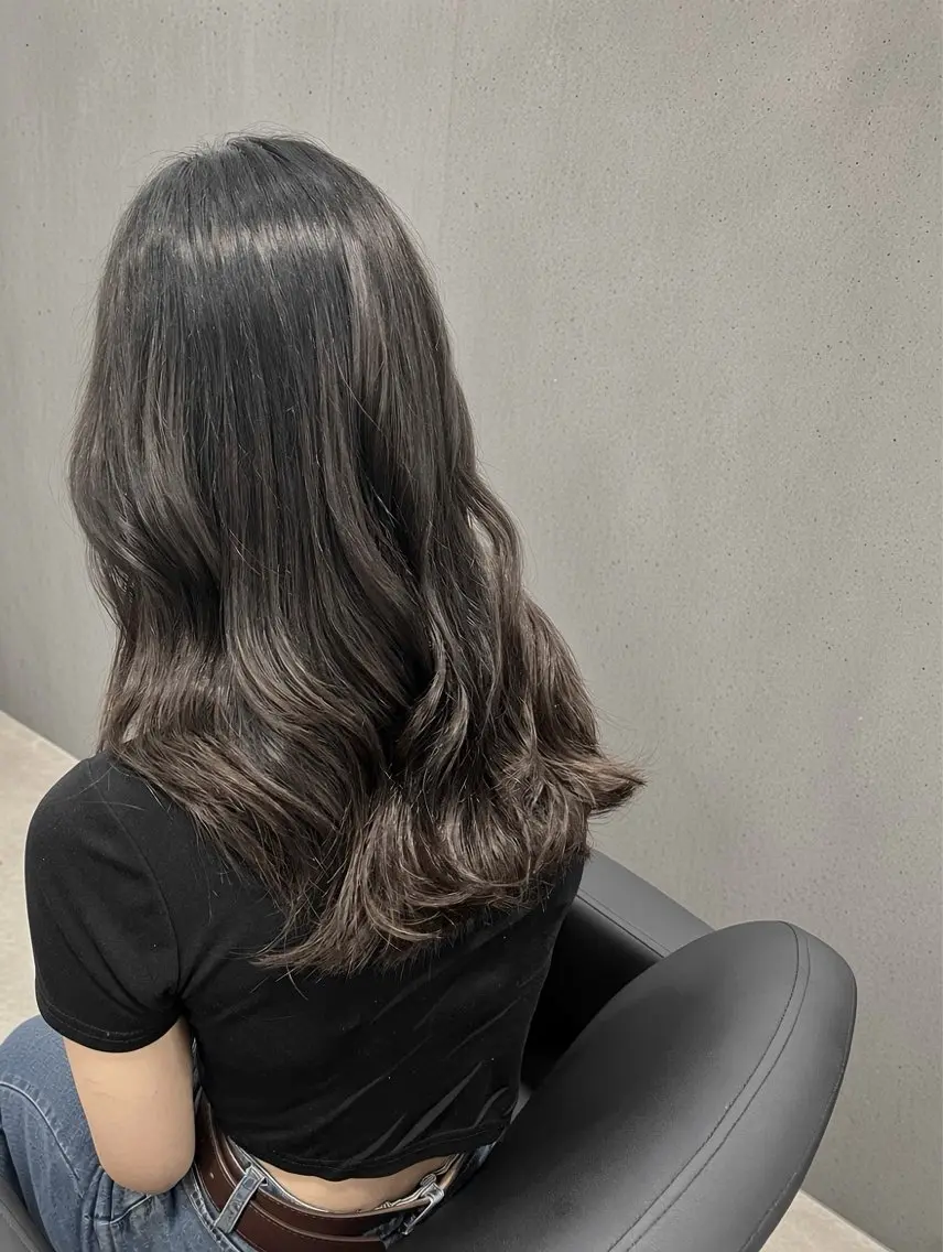 ロング カラー カット ヘアカラー トリートメント ヘッドスパ AO Iのヘアスタイル