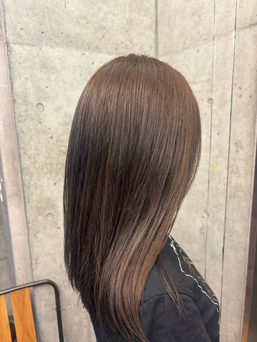 カラー ベージュカラー オリーブベージュ ヘアカラー 榎本 すみれのヘアスタイル