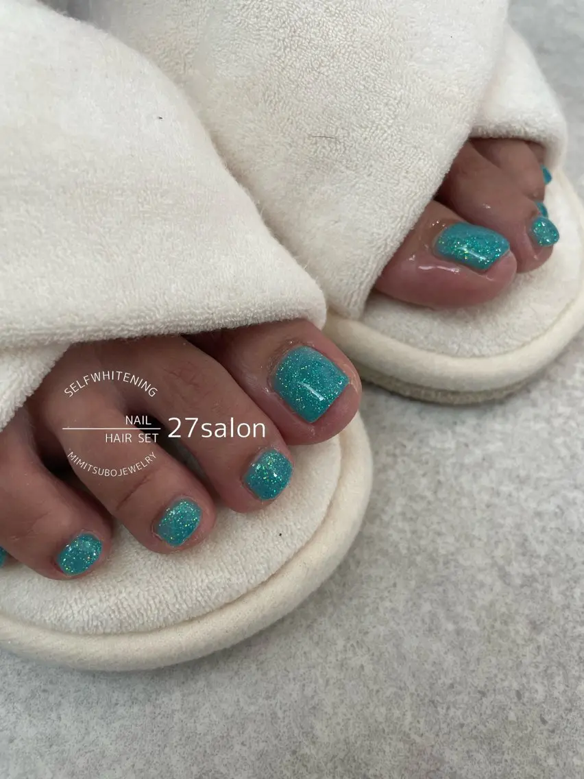 ネイル ラメ(グリッター) 水色 フットネイル 27salon yuinaのネイルデザイン