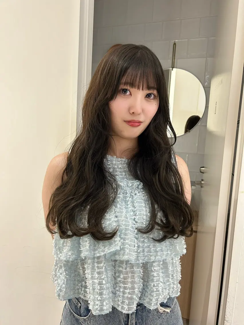 ロング カラー カット ヘアカラー オリーブベージュ/ ブリーチなし透明感のヘアスタイル
