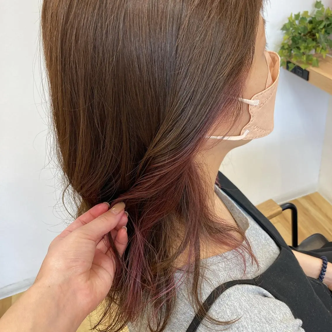 カラー 神田 菜々子のヘアスタイル