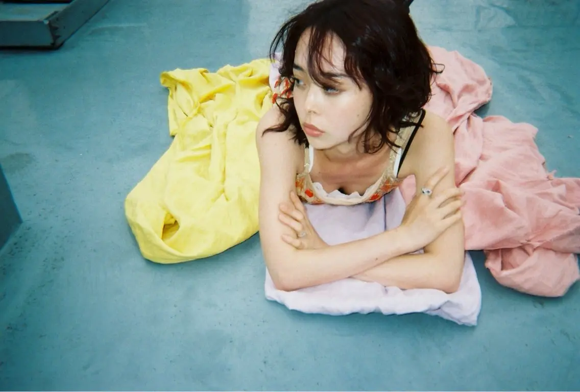 カット+パーマ落とし (ナチュラルストレート)の写真