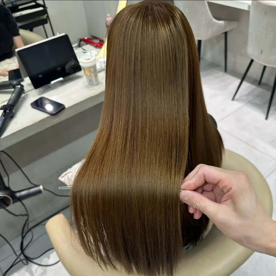 ロング カラー ベージュカラー オリーブベージュ ヘアカラー トリートメント ミルクティ/ ブラウンカラー/りおのヘアスタイル