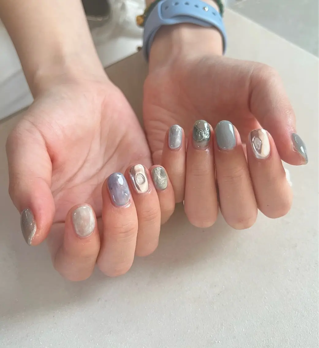 ネイル アートネイル ブルー 持ち込み ニュアンスネイル シルバー ハンドネイル may .のネイルデザイン