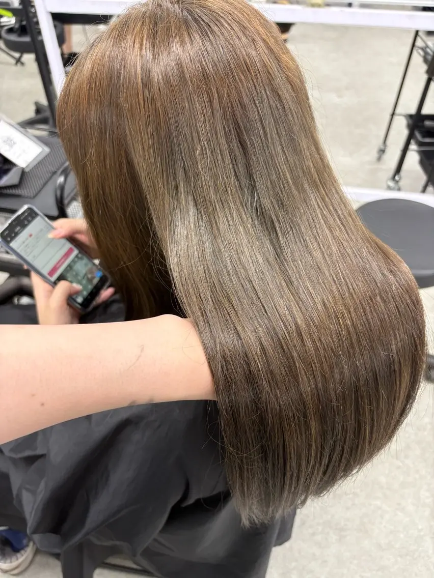 ロング カラー ヘアカラー トリートメント 💕мei 透明感カラー💕のヘアスタイル