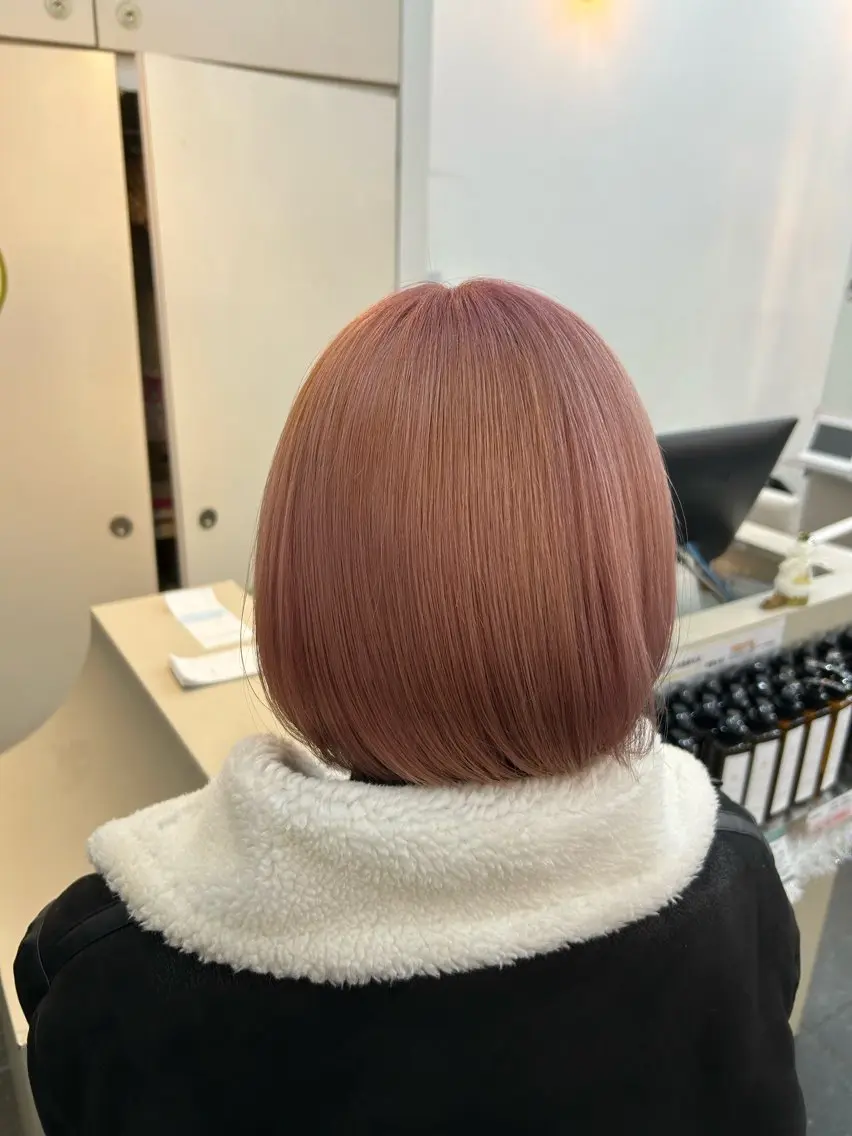 カラー ブリーチ ピンクカラー 髪質改善⭐️縮毛 🫧内藤紅葉のヘアスタイル