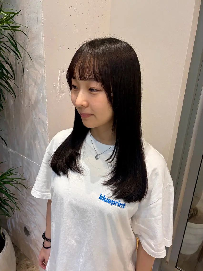 セミロング レイヤーカット ローレイヤー カット ウジイエ ミユウのヘアスタイル