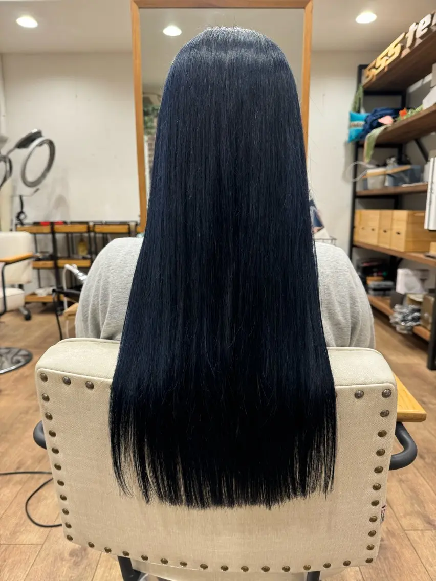 ロング カラー 黒髪 ブルーカラー ブルーブラック 透明感カラー 新井 菜摘のヘアスタイル