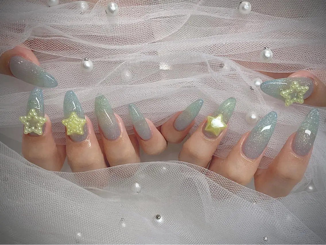 ネイル I-nailロング /ワンホン/キラキラのネイルデザイン