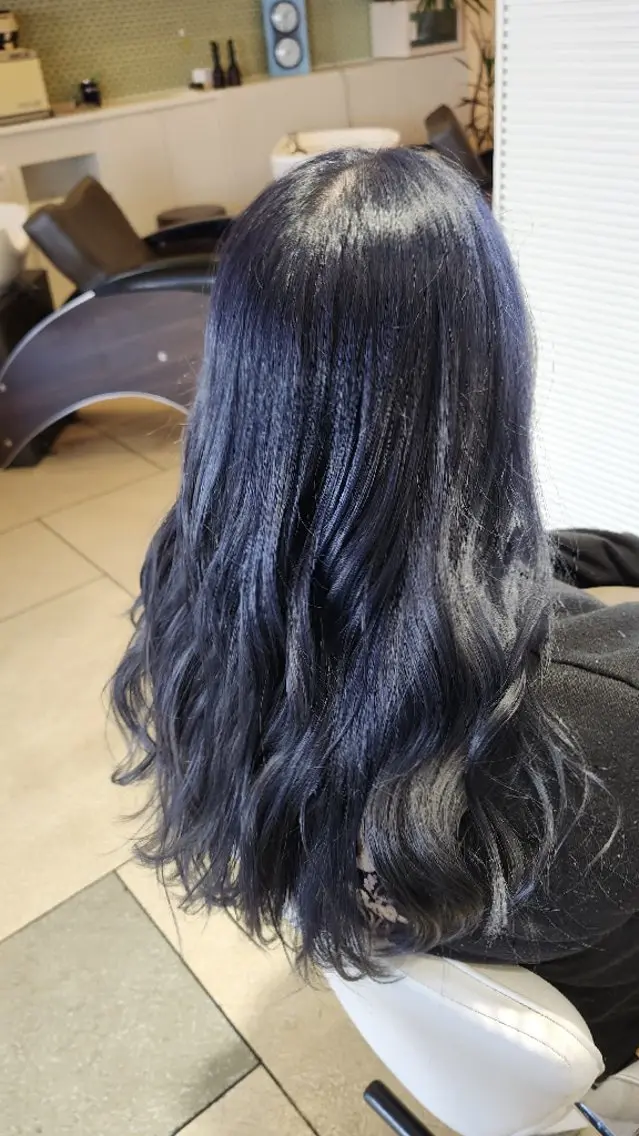 ロング カラー ブリーチ ブルーカラー 透明感カラー ネイビーカラー 暖色カラー/髪質改善 /メンズ🧡莉南のヘアスタイル