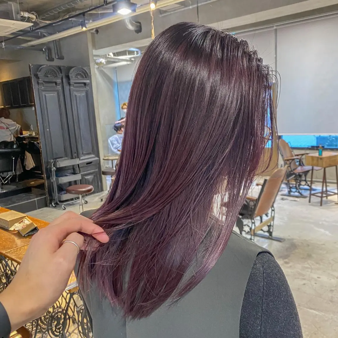 セミロング カラー カット ヘアカラー トリートメント 海外デザイン🇺🇸 石渡諒太のヘアスタイル