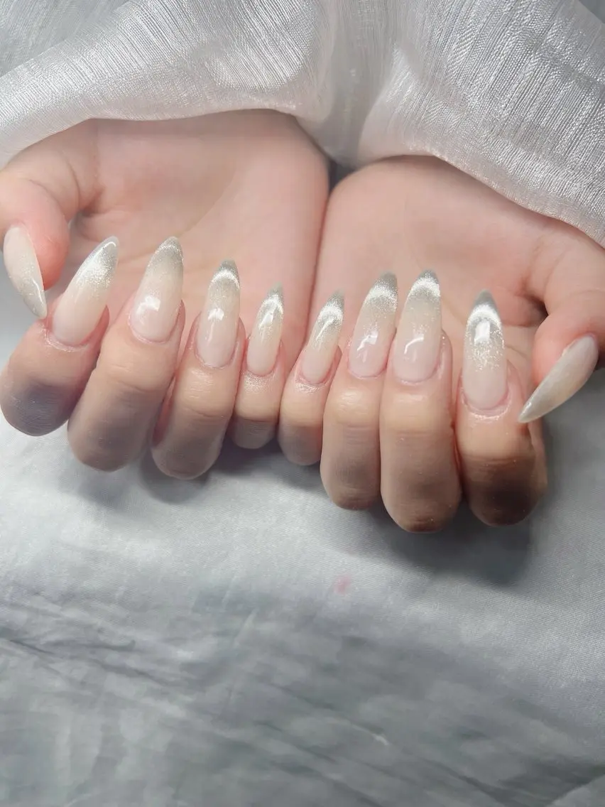 ネイル 長さ出し グラデーション 卒業式 キラキラネイル マグネットネイル ハンドネイル Lee Nailsのネイルデザイン