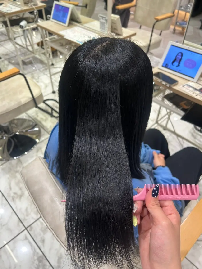 ロング ヘアカラー 印藤 菜羽のヘアスタイル