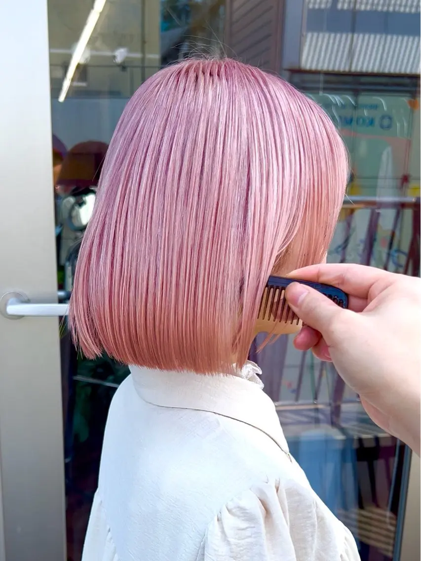ショート カラー ブリーチ ブロンド ケアブリーチ 透明感カラー ダブルカラー レイヤー専門家 ダブルカラー修のヘアスタイル