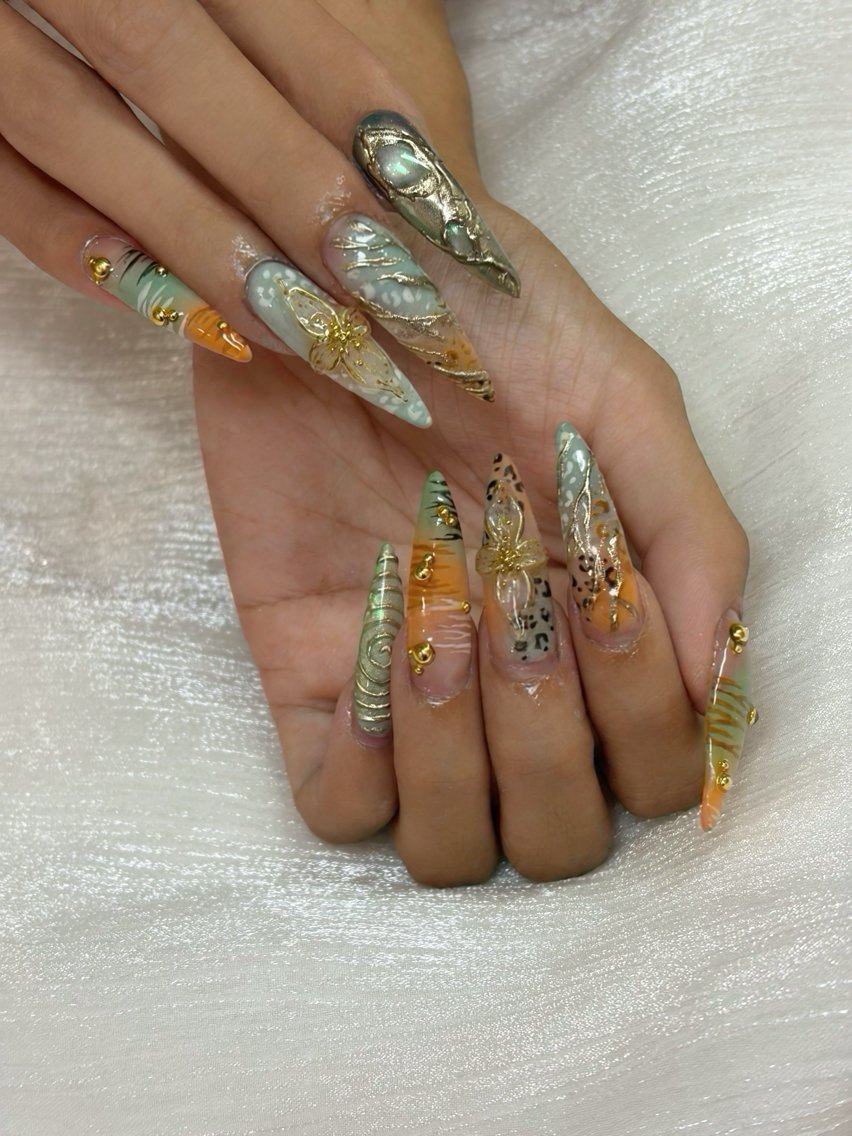 ネイル アニマル柄 フラワーネイル ロングネイル icy nail れいあのネイルデザイン