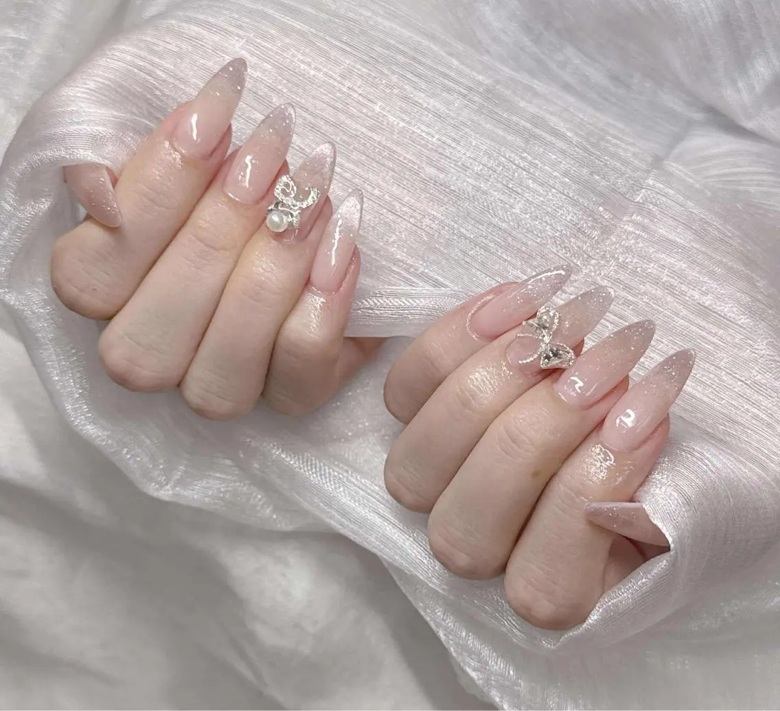 ネイル 長さ出し グラデーション 卒業式 キラキラネイル マグネットネイル ハンドネイル Lee Nailsのネイルデザイン
