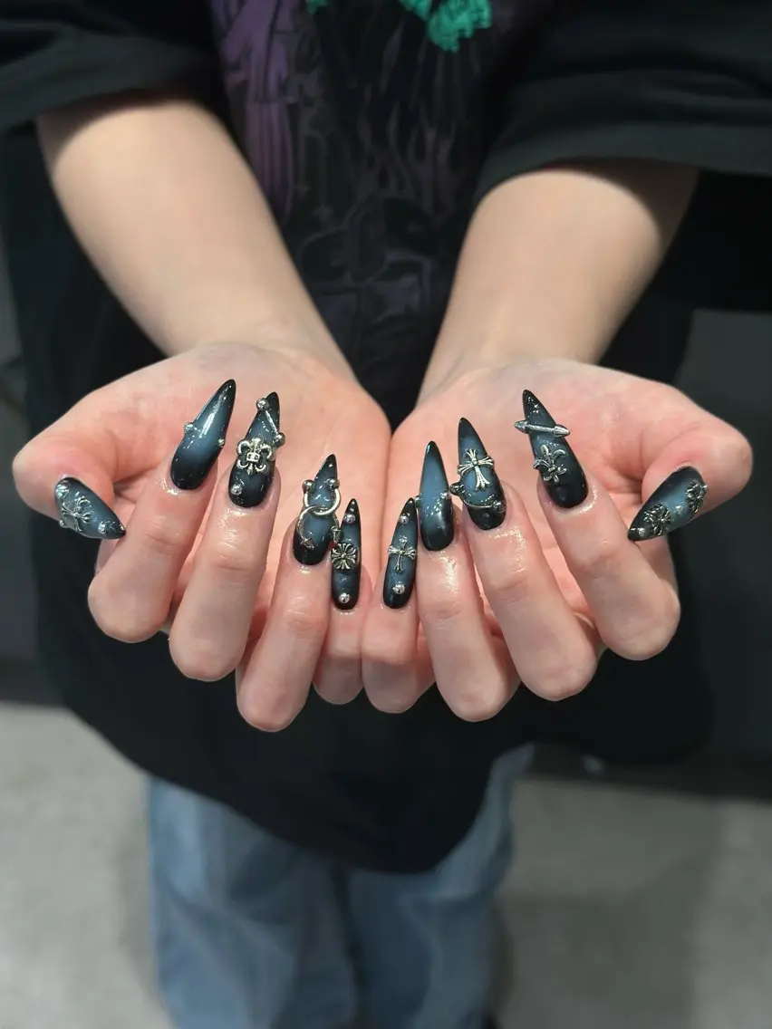 ネイル チークネイル ドット フレンチネイル グラデーション ハート ハンドネイル ハンドケア Eli Muse 新宿ネイルのネイルデザイン