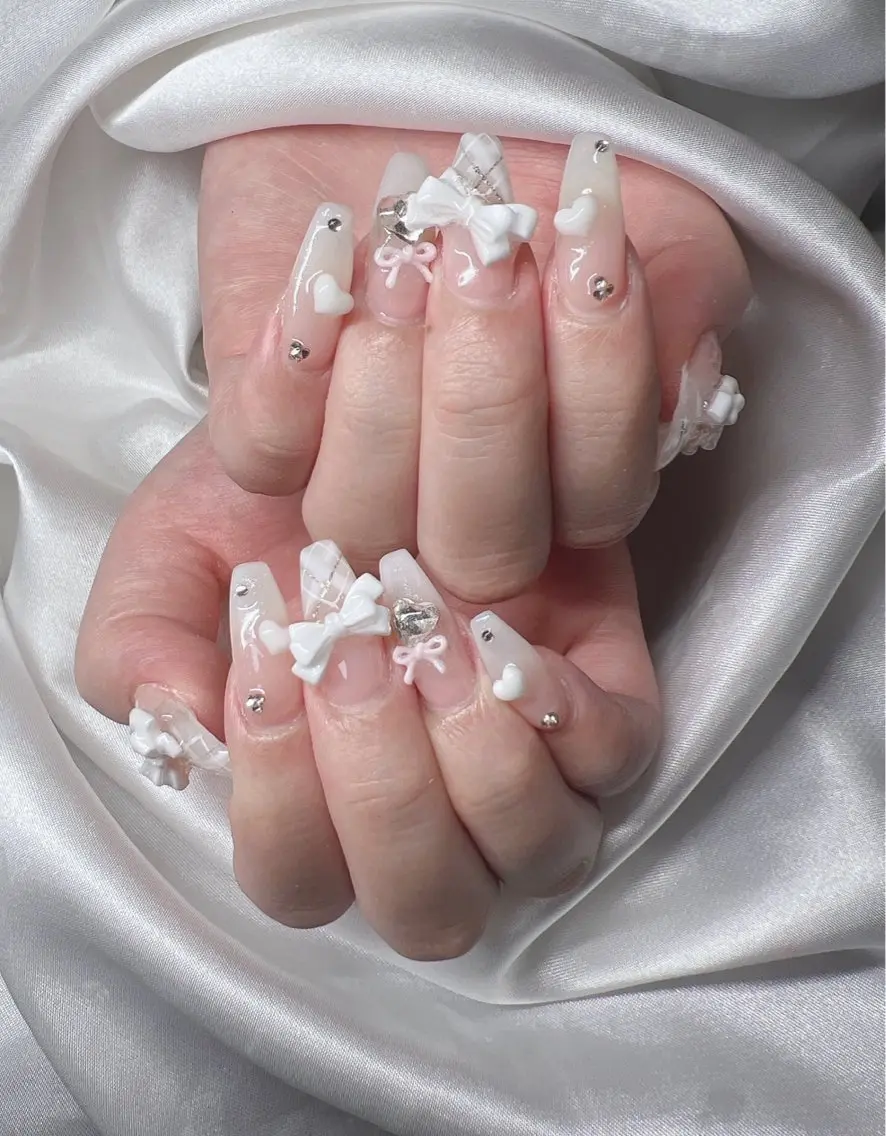 ネイル 長さ出し グラデーション 卒業式 キラキラネイル マグネットネイル ハンドネイル Lee Nailsのネイルデザイン