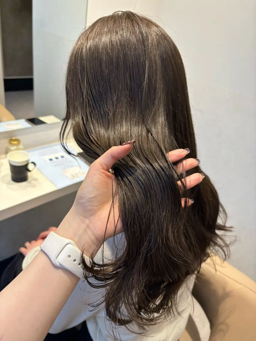 セミロング カラー パーマ ヘアアレンジ ヘアカラー トリートメント ヘッドスパ ヘアセット 押切 響 のヘアスタイル