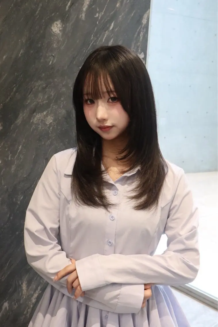 ミディアム カラー くびれヘア 顔周りカット 韓国風ヘア レイヤーカット 似合わせカット カット ヘアカラー トリートメント レイヤー/ブリーチ iwamiya岩見谷のヘアスタイル