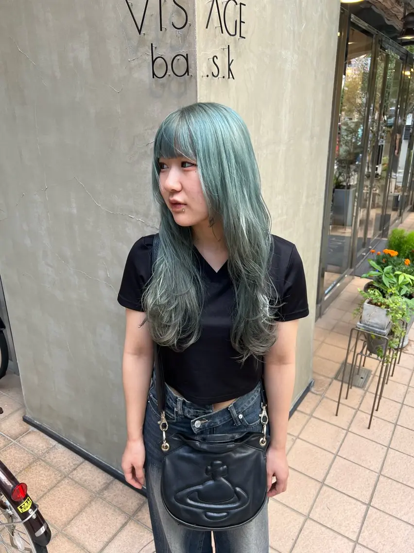 セミロング カラー グラデーションカラー ハイトーンカラー ミント シルバー いぐちしょうた🫧 VISAGEbaskのヘアスタイル