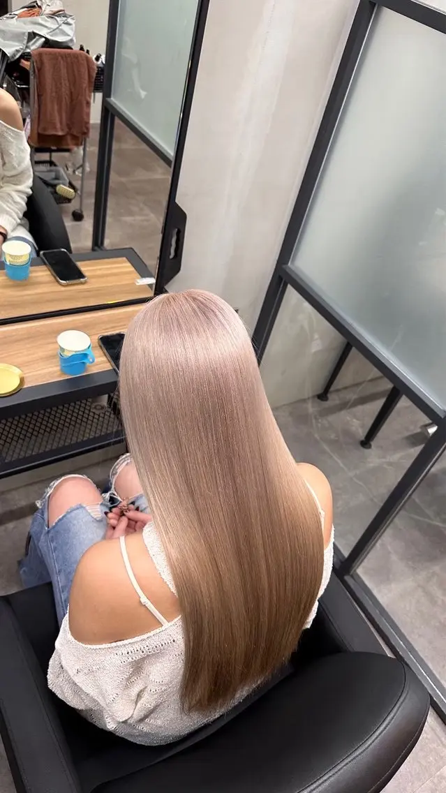 ロング カラー ブリーチ ケアブリーチ ハイトーンカラー 顔まわりレイヤー 髪質改善 ヘアカラー トリートメント 髪質改善×縮毛矯正 taichi副店長のヘアスタイル