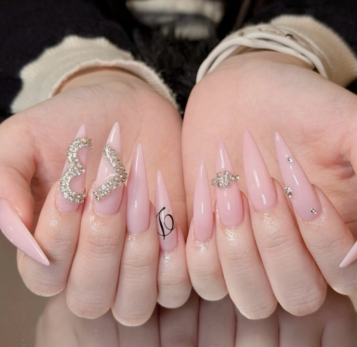 ネイル アートネイル ボルドー フレンチネイル ジェルネイル 氷ネイル・うるうるネイル ハンドネイル Julie Nail Hinのネイルデザイン