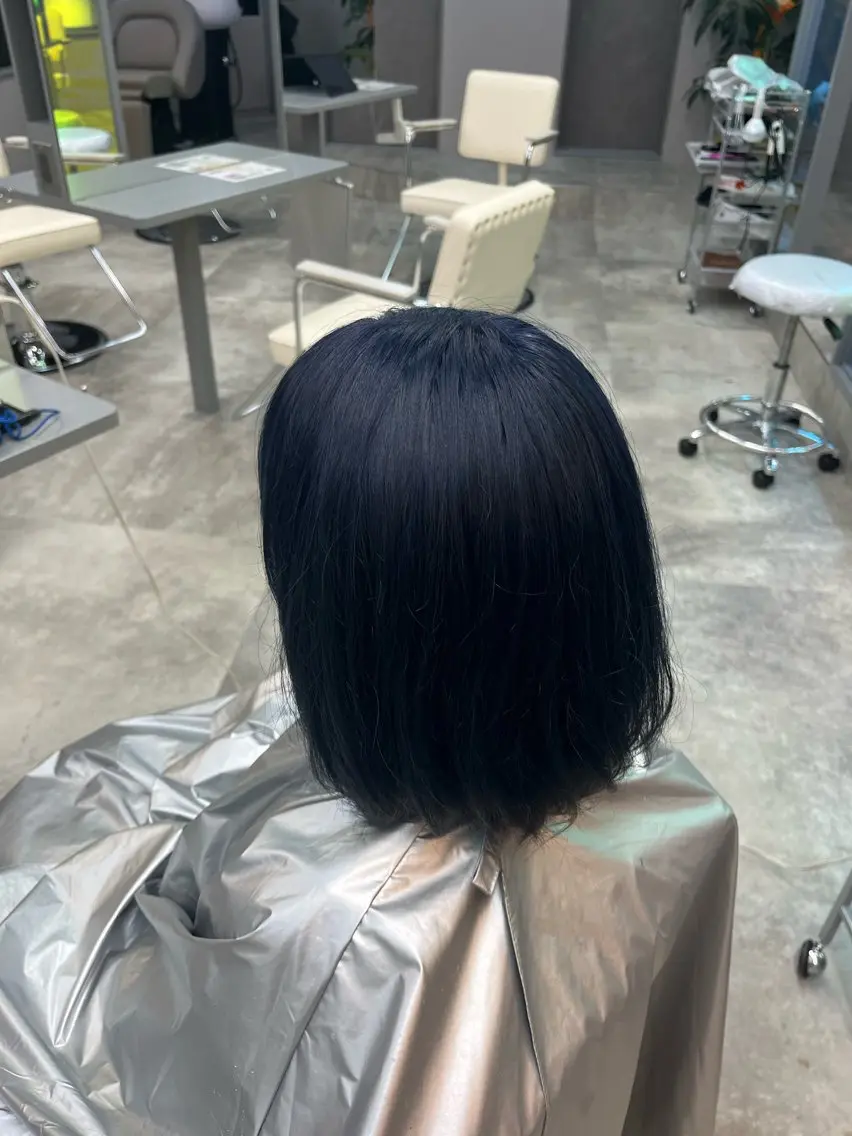 ショート カラー ブルーカラー ネイビーカラー 比嘉 翔太のヘアスタイル