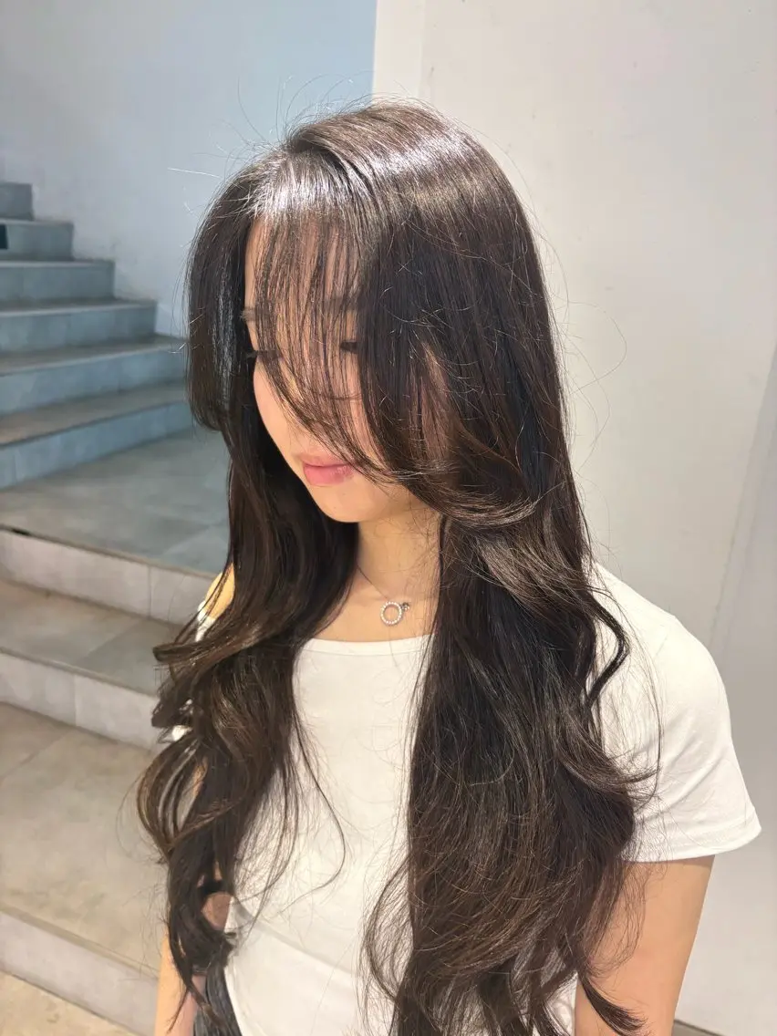 ロング カット 暖色カラー/ ネイル momo🍀☆*:°のヘアスタイル