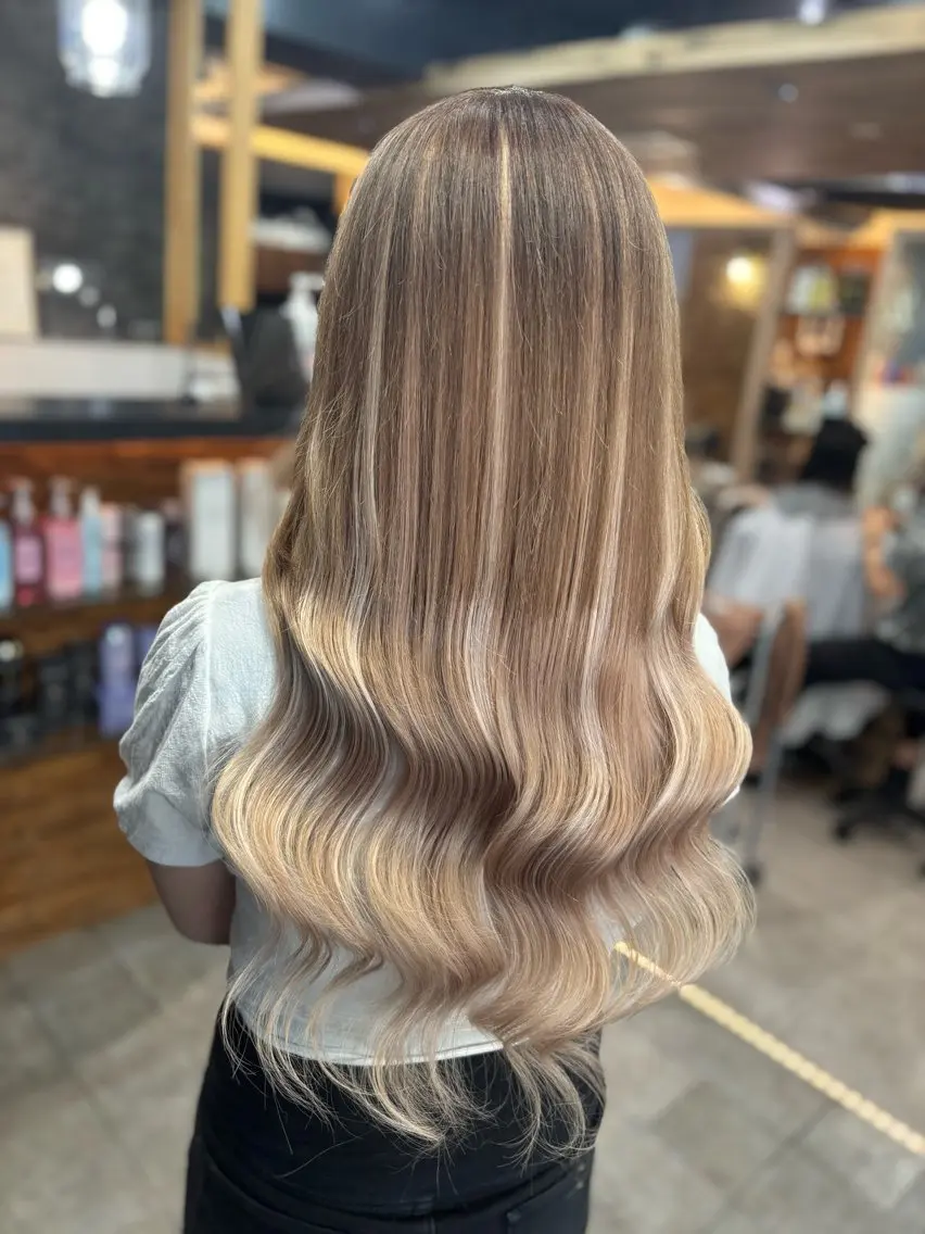 ロング カラー ブリーチ ブラウンカラー グラデーションカラー エクステ ヘアカラー エクステ 横浜/エクステ特化× 艶カラー/あいかのヘアスタイル