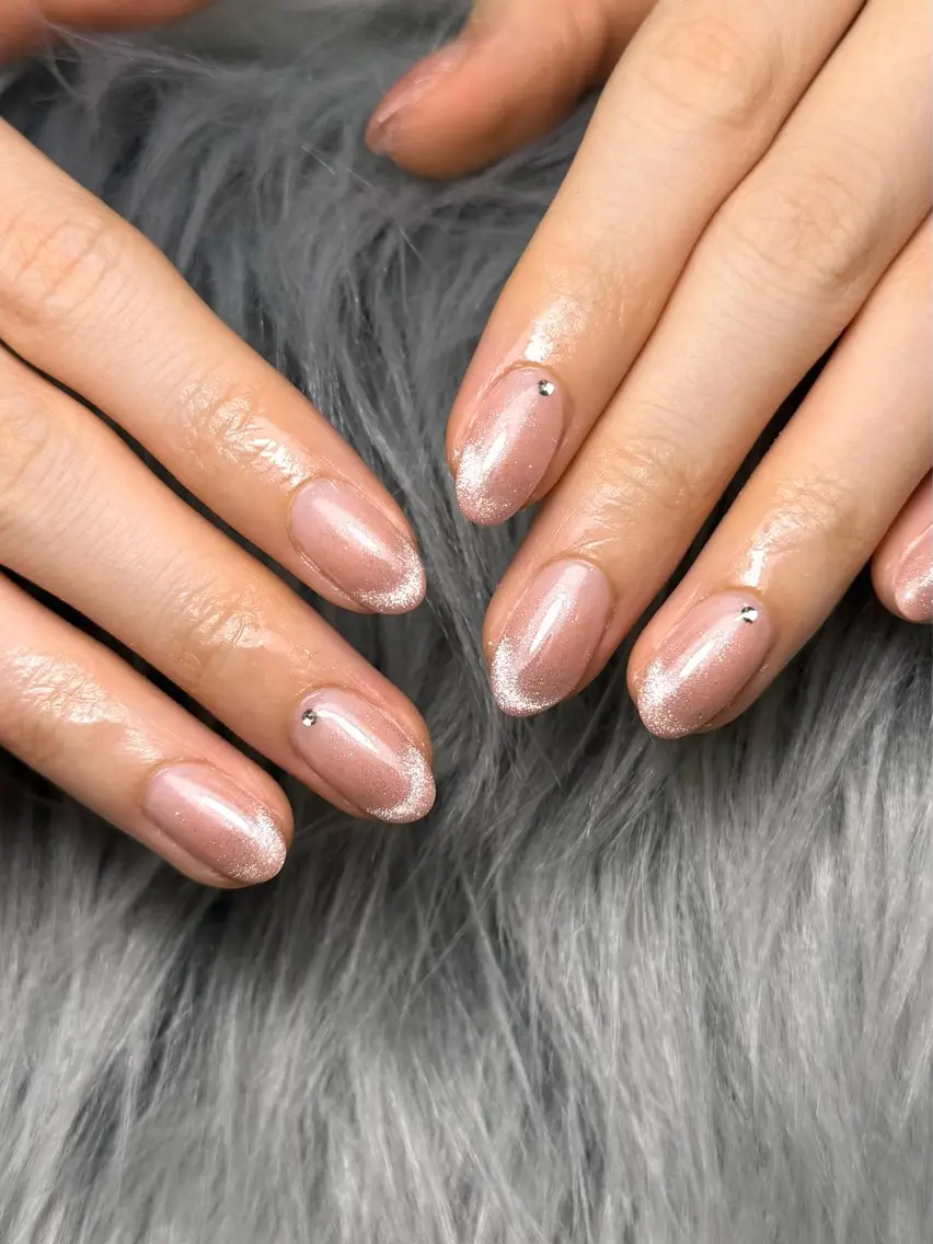ネイル フレンチネイル グラデーション マグネットネイル シルバー nail salon h🎀小夏のネイルデザイン