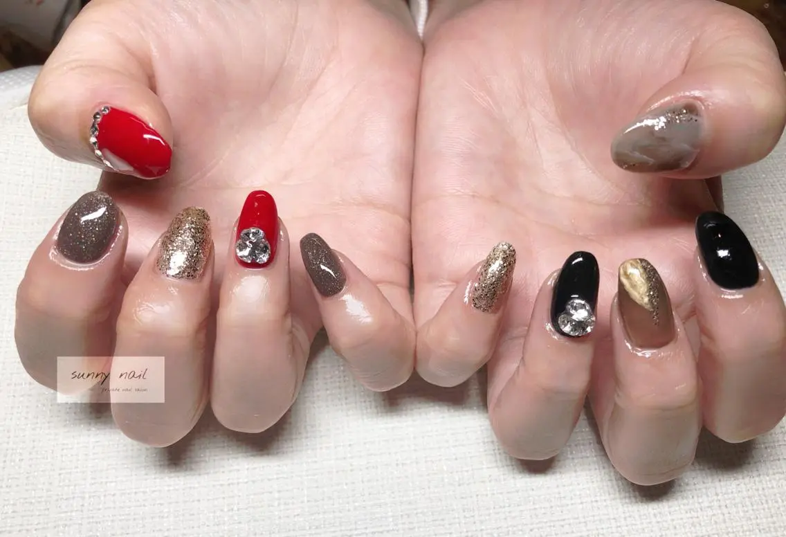 ネイル ジェルネイル キラキラネイル おそろいネイル ニュアンスネイル パラジェル sunny nailのネイルデザイン