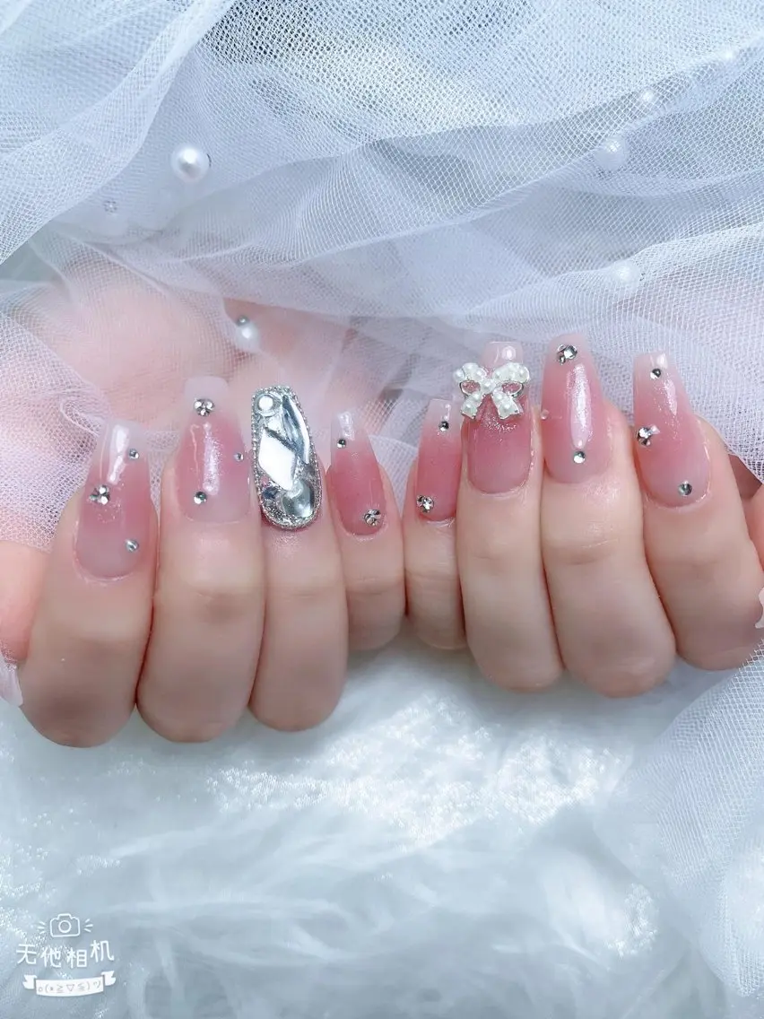 ネイル オーロラネイル クリアネイル フラッシュネイル ジェルネイル グラデーション ハンドネイル Amee Nail Salonのネイルデザイン