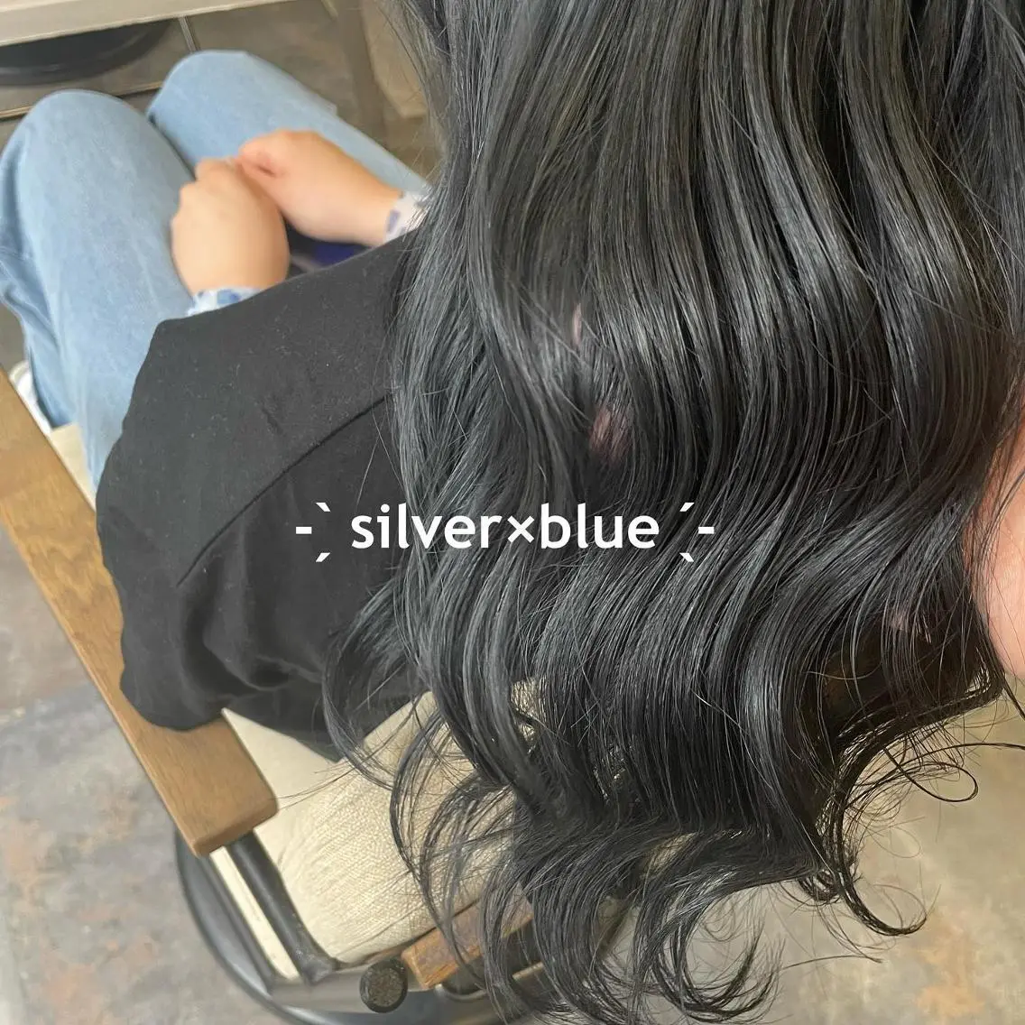 ミディアム カラー ブルーカラー シルバー 吉村 夏椰のヘアスタイル