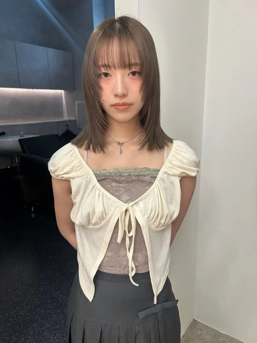 ミディアム カラー 🩵ブリーチカラー yuna🩵のヘアスタイル