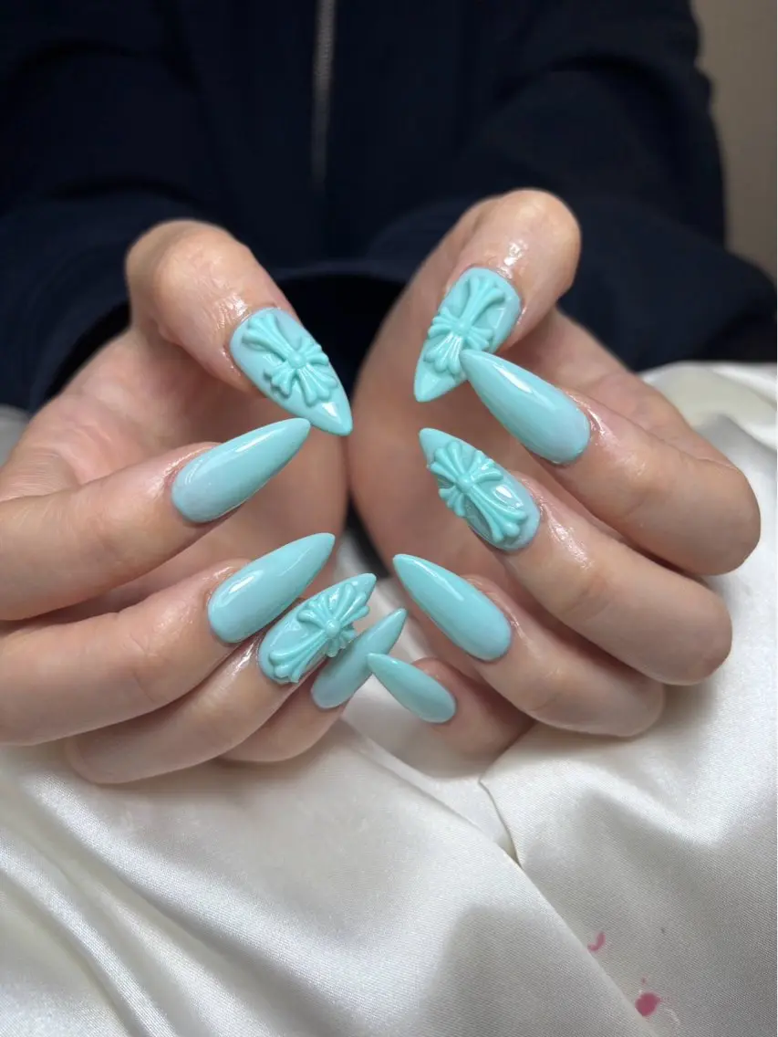 ネイル チークネイル 長さ出し フットネイル ジェルネイル 卒業式 𝓐𝓷𝓻𝓲 XiinhNailのネイルデザイン