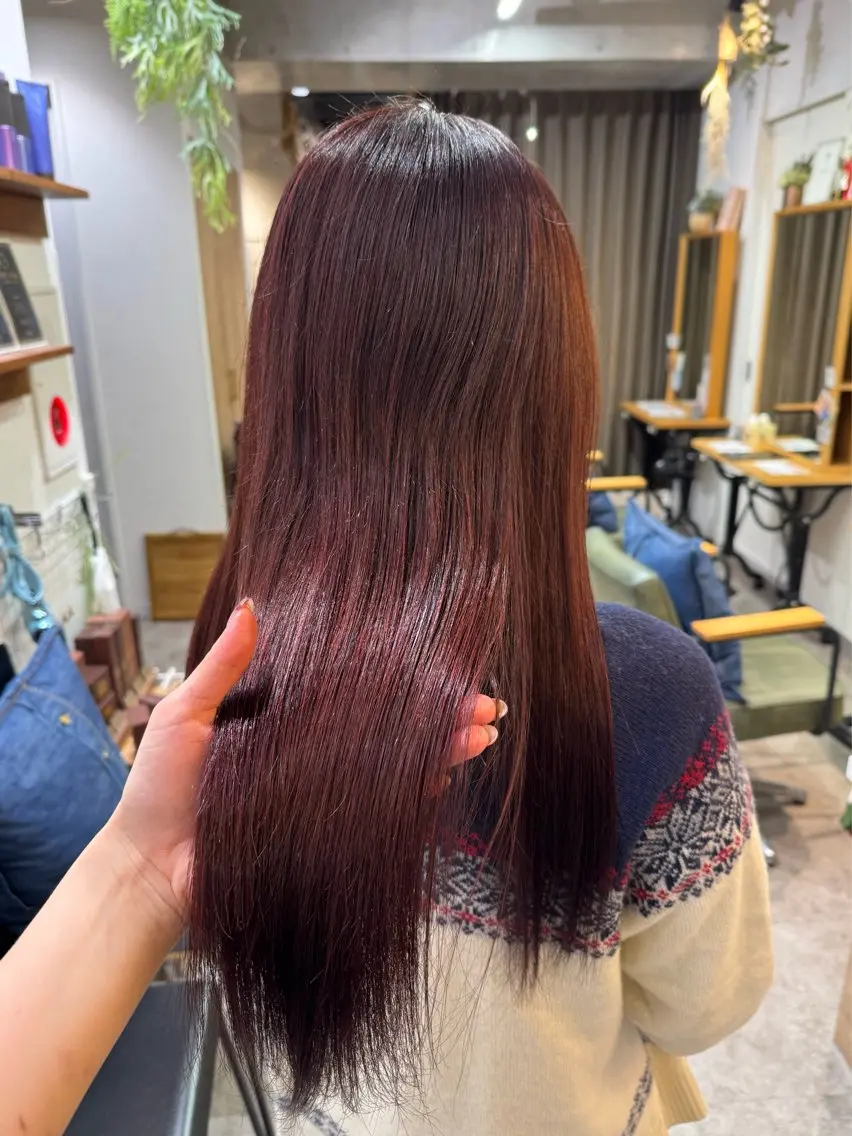 ロング カラー ボルドーカラー ピンクカラー レッドカラー カット ヘアカラー トリートメント 縮毛矯正/シール エクステ/艶髪ひふみのヘアスタイル