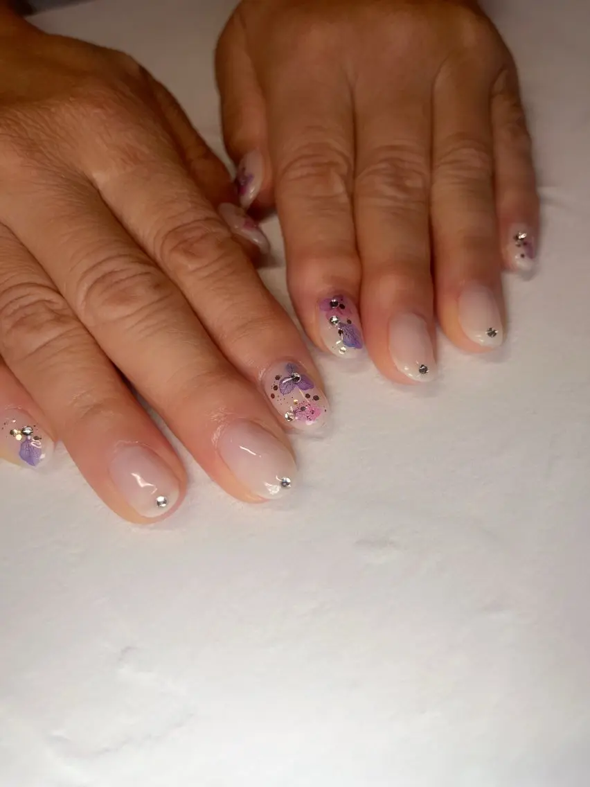 ネイル ハンドネイル li___nail 31のネイルデザイン