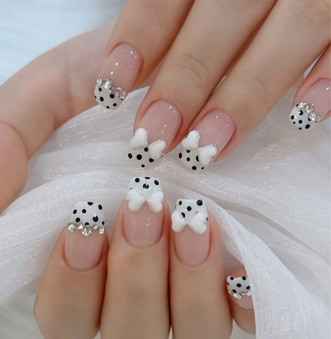 ネイル チークネイル フレンチネイル グラデーション 韓国ネイル マグネットネイル Hana Nailのネイルデザイン