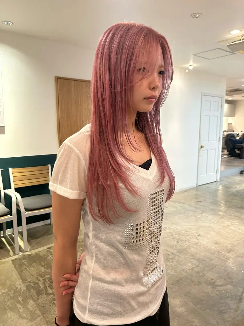 ロング カラー ベージュカラー ピンクカラー ピンクベージュ レイヤーカット カット ヘアカラー カラーリスト菅野 竜矢🌈のヘアスタイル