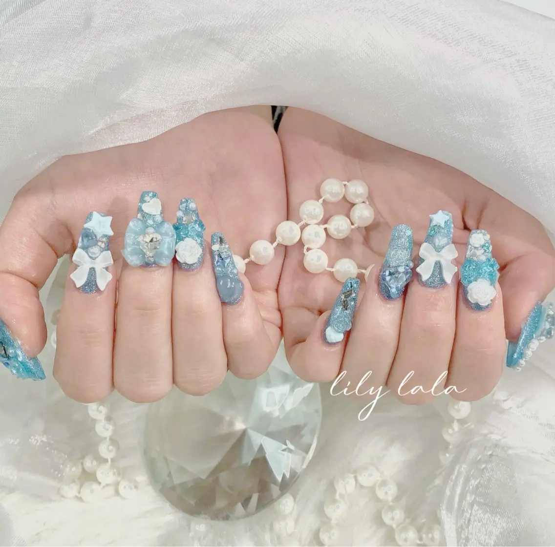 ネイル オーロラネイル クリアネイル フラッシュネイル ジェルネイル グラデーション ハンドネイル Amee Nail Salonのネイルデザイン