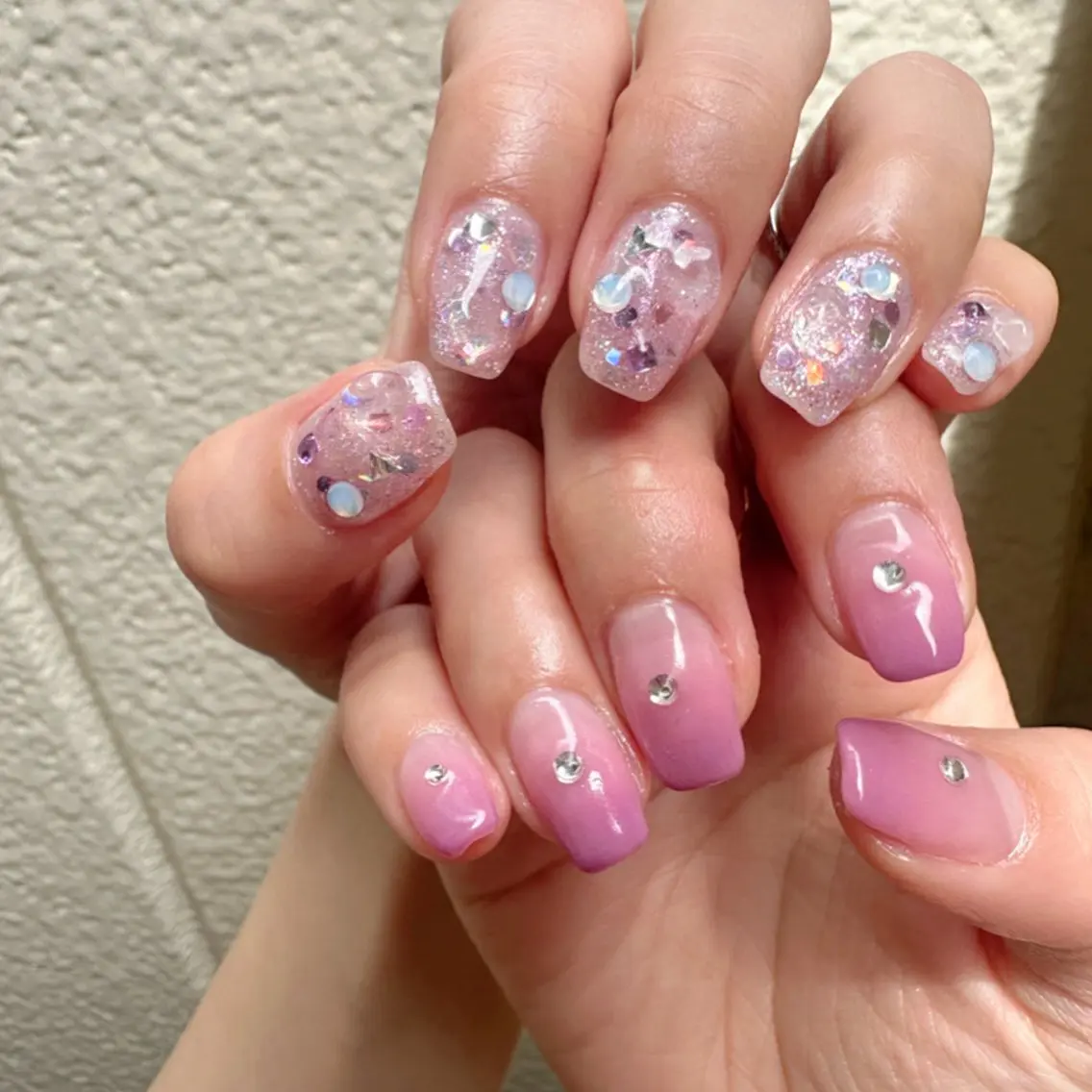ネイル オーロラネイル 氷ネイル・うるうるネイル キラキラネイル 韓国ネイル ニュアンスネイル 🪞KAPE NAIL 🪞のネイルデザイン