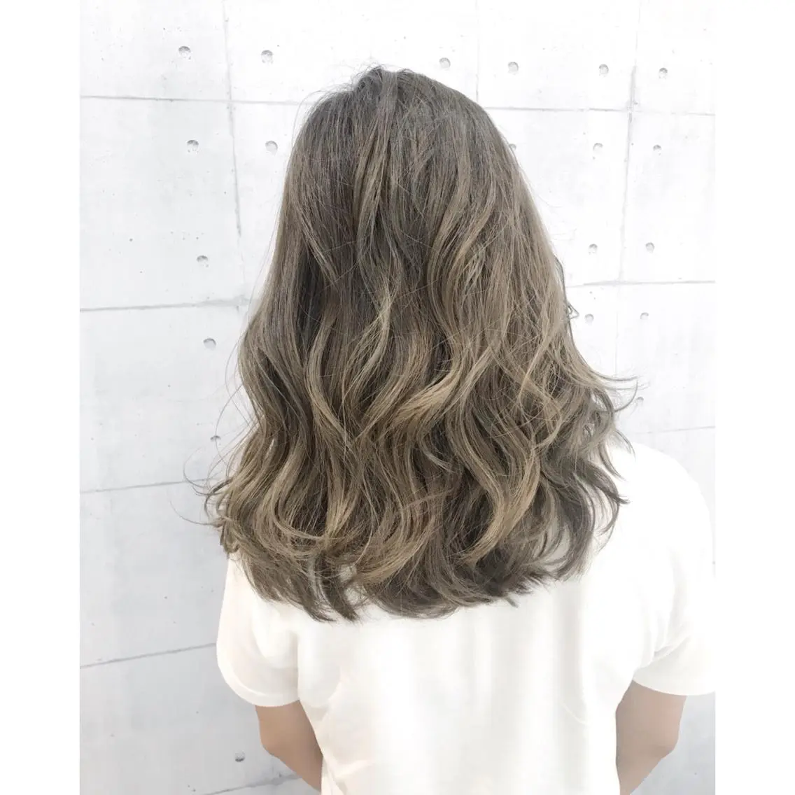 ミディアム カラー ブリーチ ハイライトカラー 外国人風カラー ハイライト 高木 麻知子のヘアスタイル