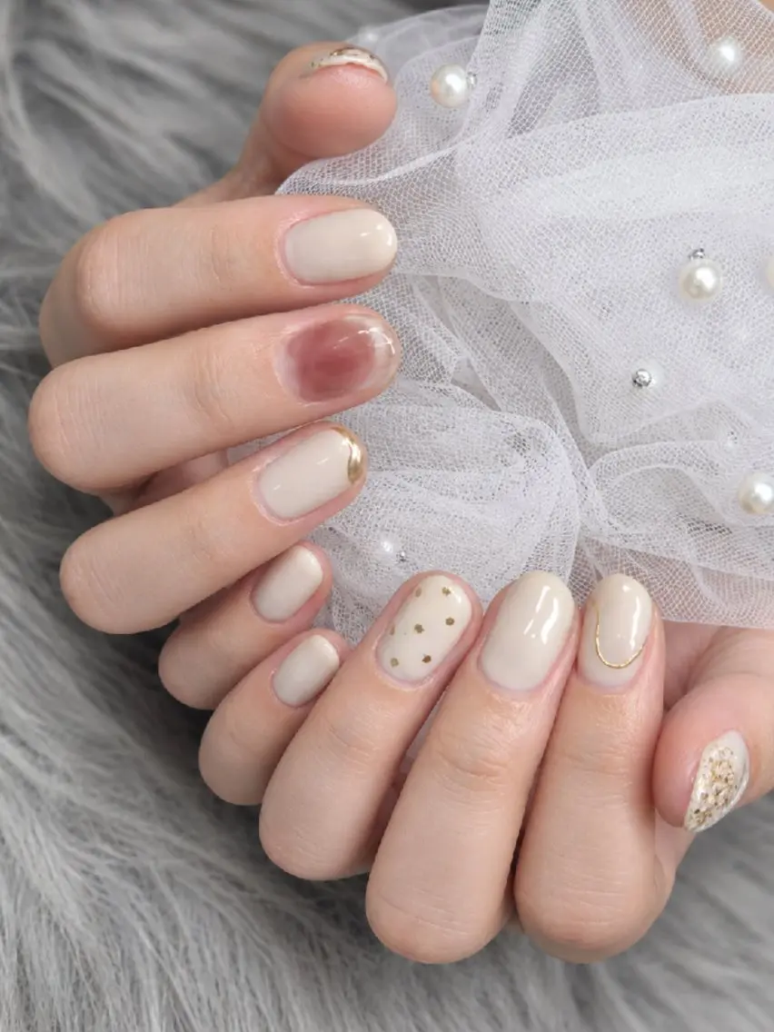 ネイル ニュアンスネイル nail salon calm+　のネイルデザイン