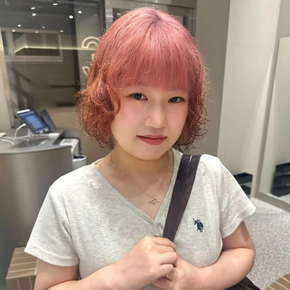 ショート カラー デザインカラー ヘアカラー トリートメント ピンクカラー美容師 新宿美容室🎀のヘアスタイル
